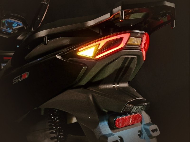 Full Rear LED Lighting